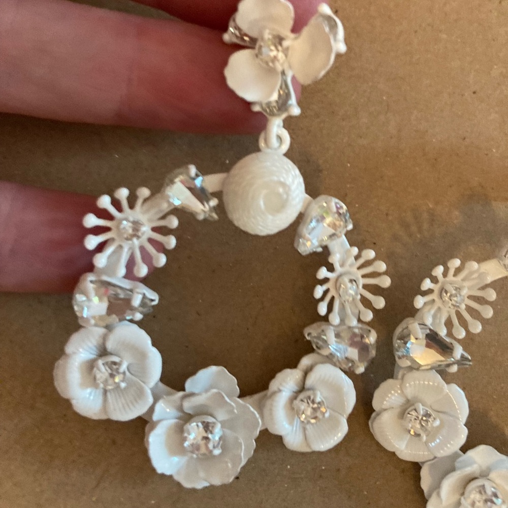 Adorable White Floral Statement Drop Earrings